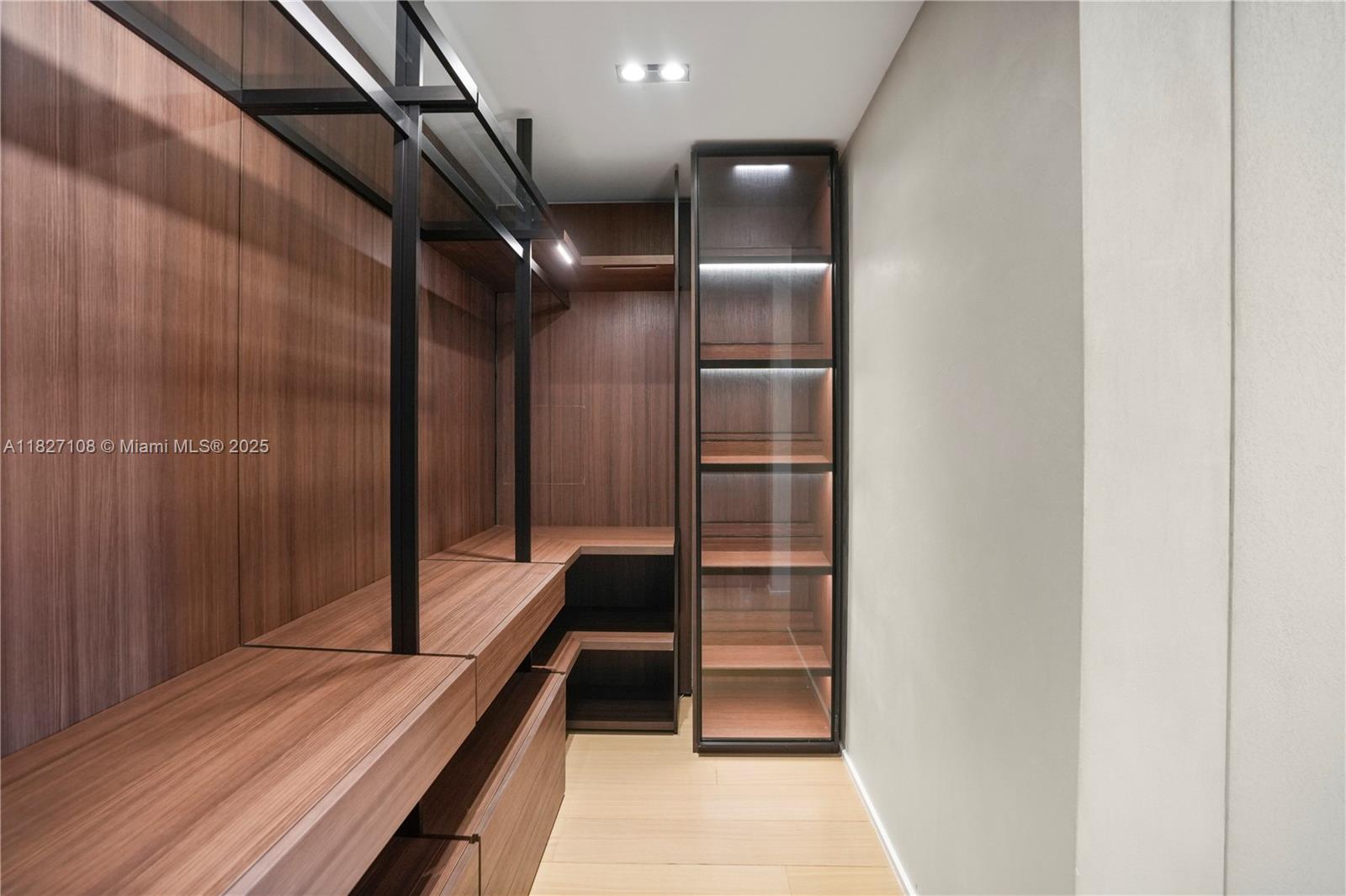 PARAISO BAY CONDO - Residential Lease