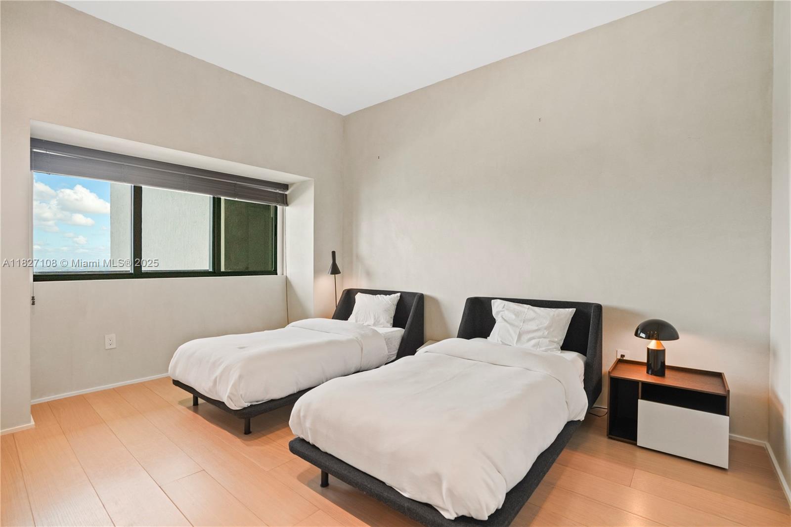 PARAISO BAY CONDO - Residential Lease