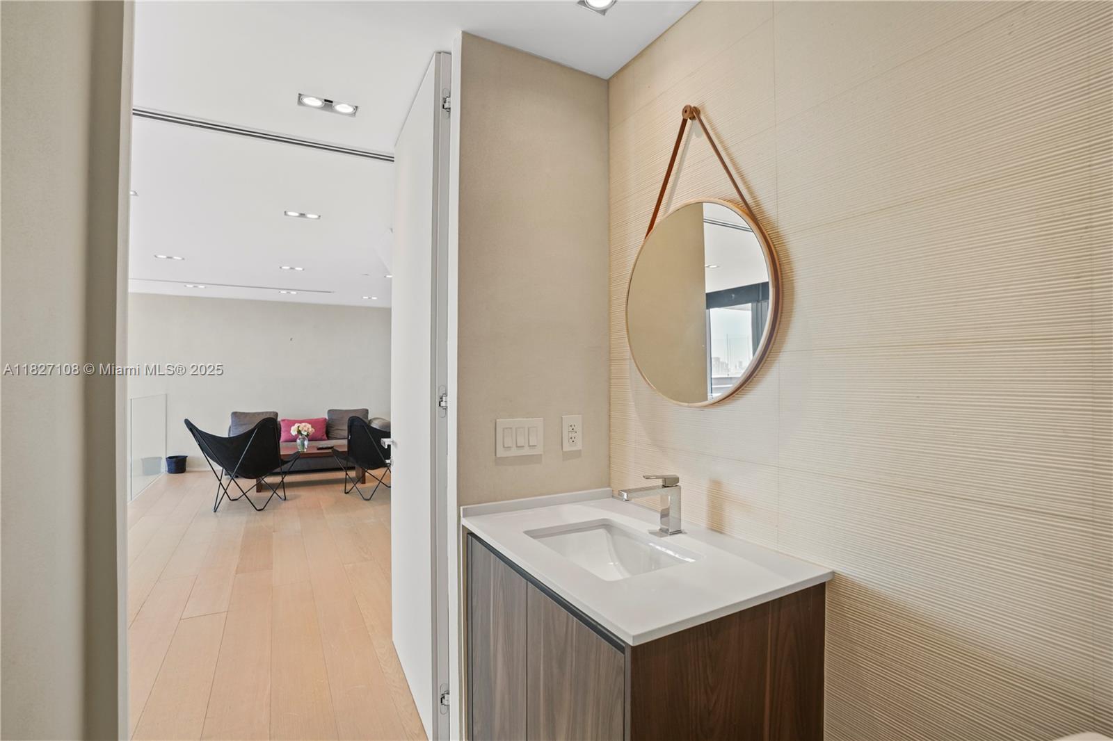 PARAISO BAY CONDO - Residential Lease