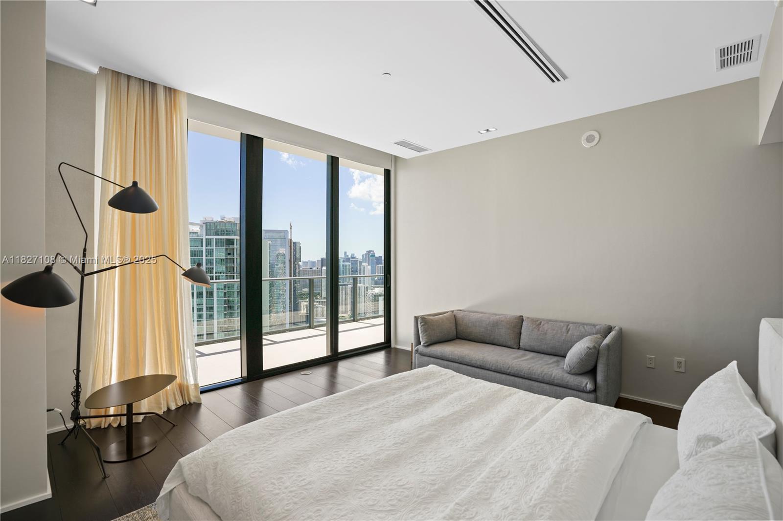 PARAISO BAY CONDO - Residential Lease