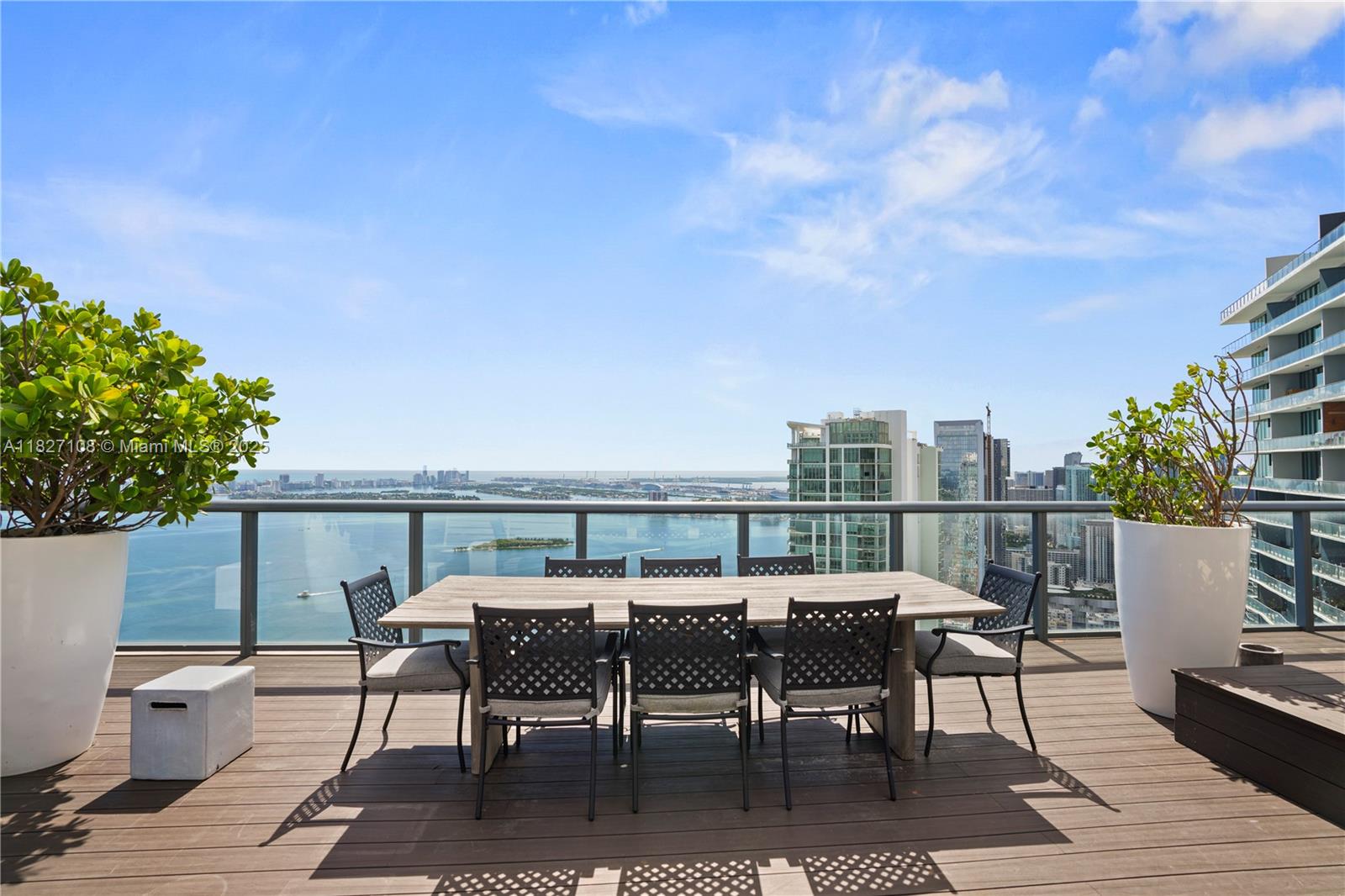 PARAISO BAY CONDO - Residential Lease