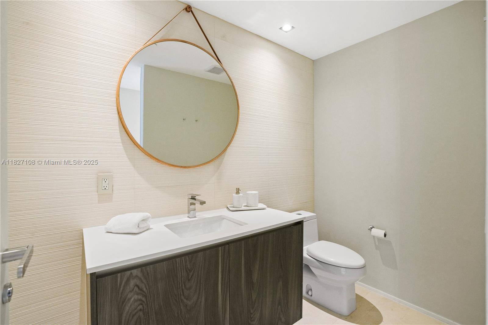 PARAISO BAY CONDO - Residential Lease