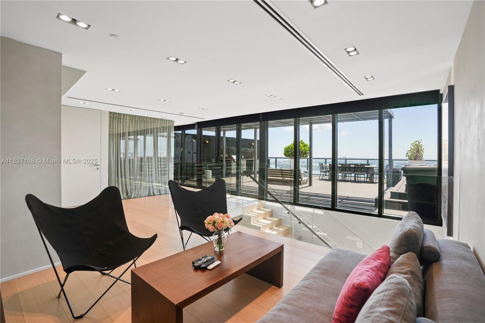 PARAISO BAY CONDO - Residential Lease