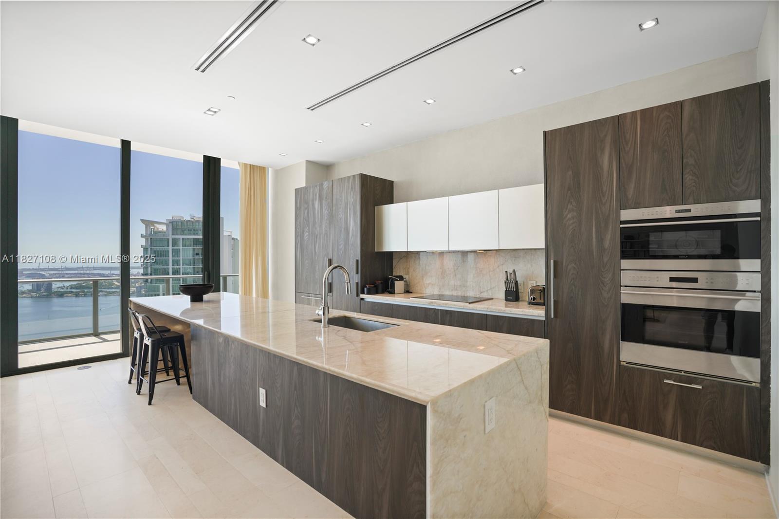 PARAISO BAY CONDO - Residential Lease