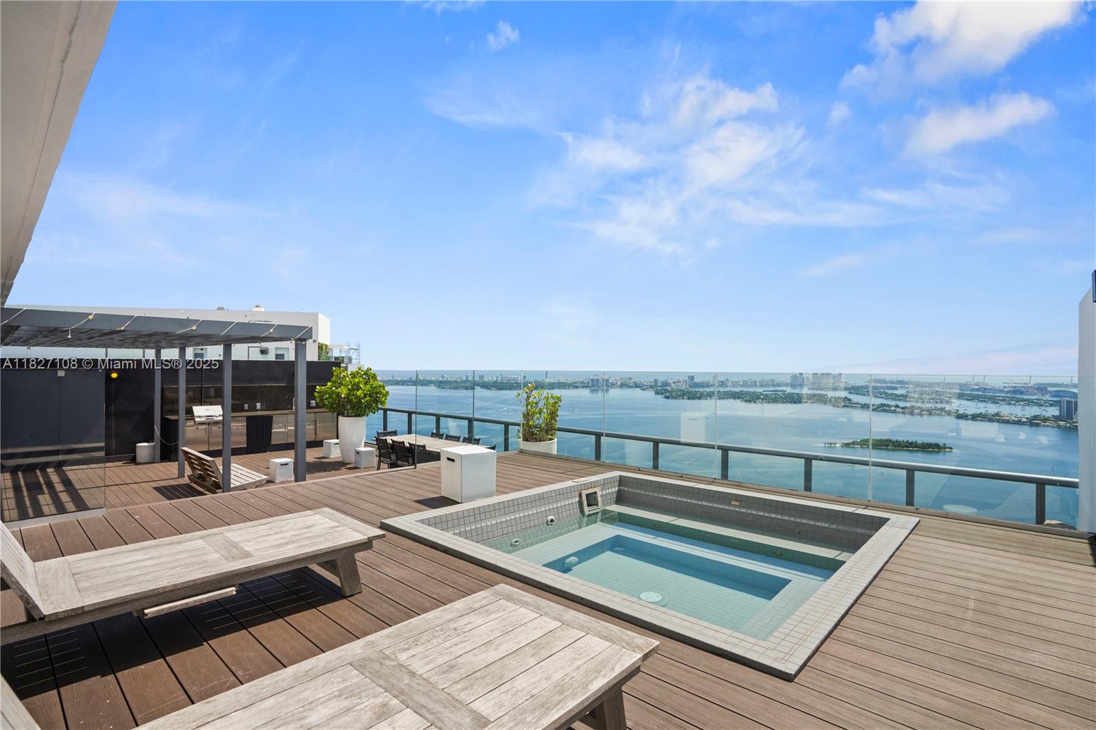 PARAISO BAY CONDO - Residential Lease