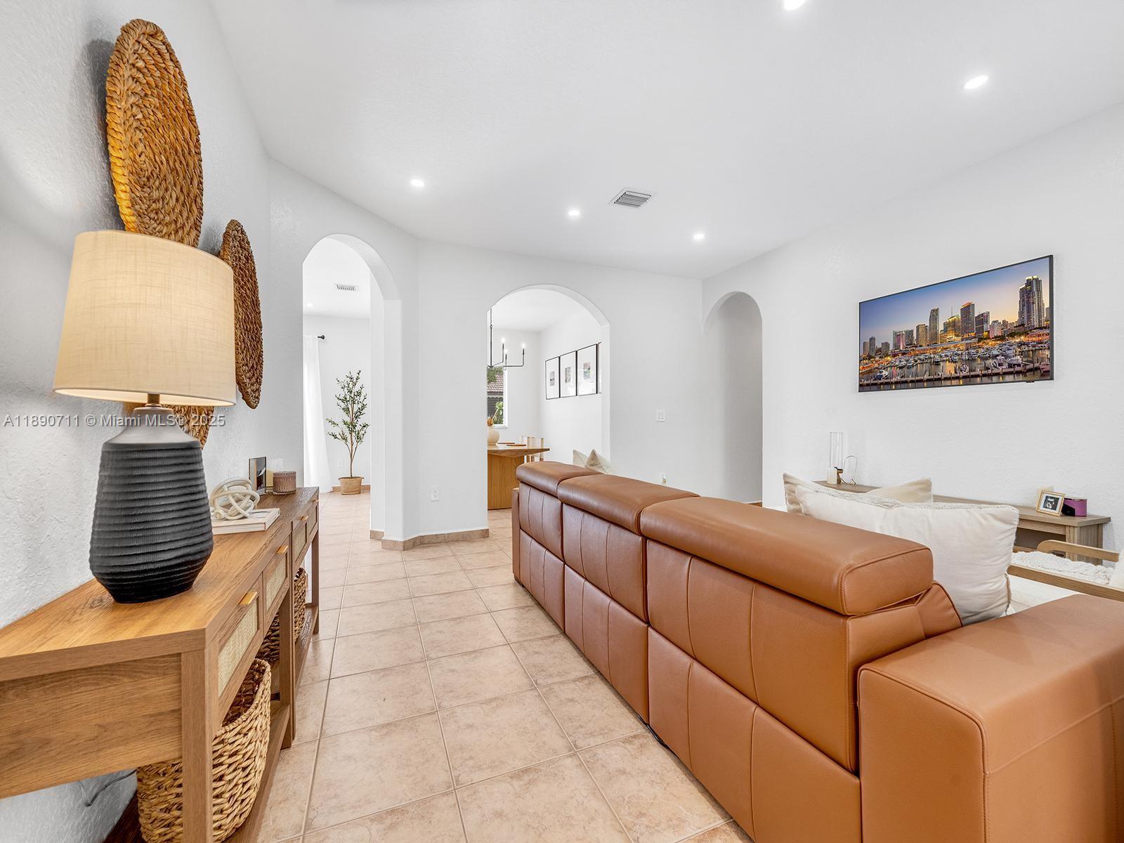 GENESIS OAK GARDENS - Residential