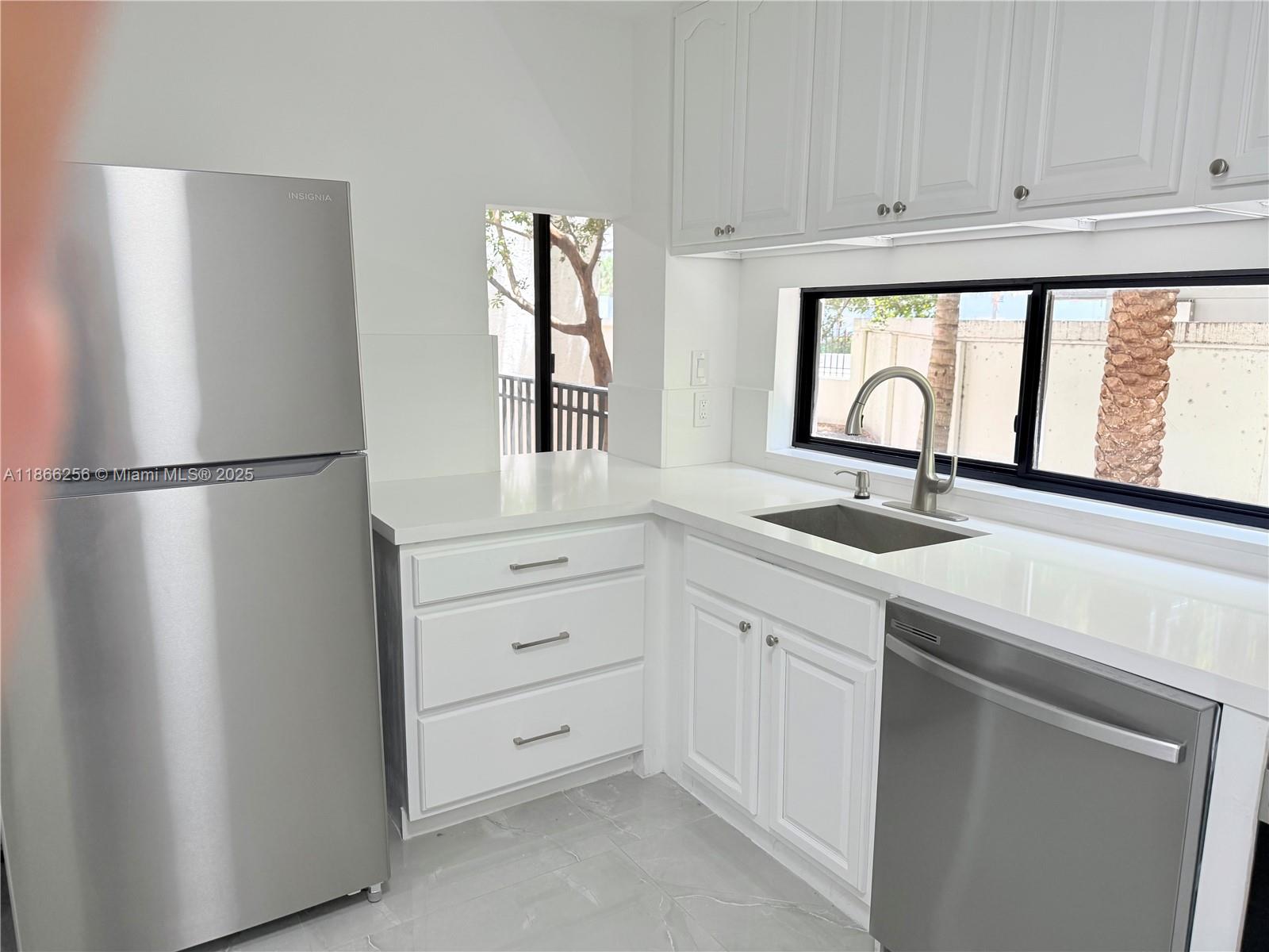 PLAZA OF AMERICAS CONDO P - Residential