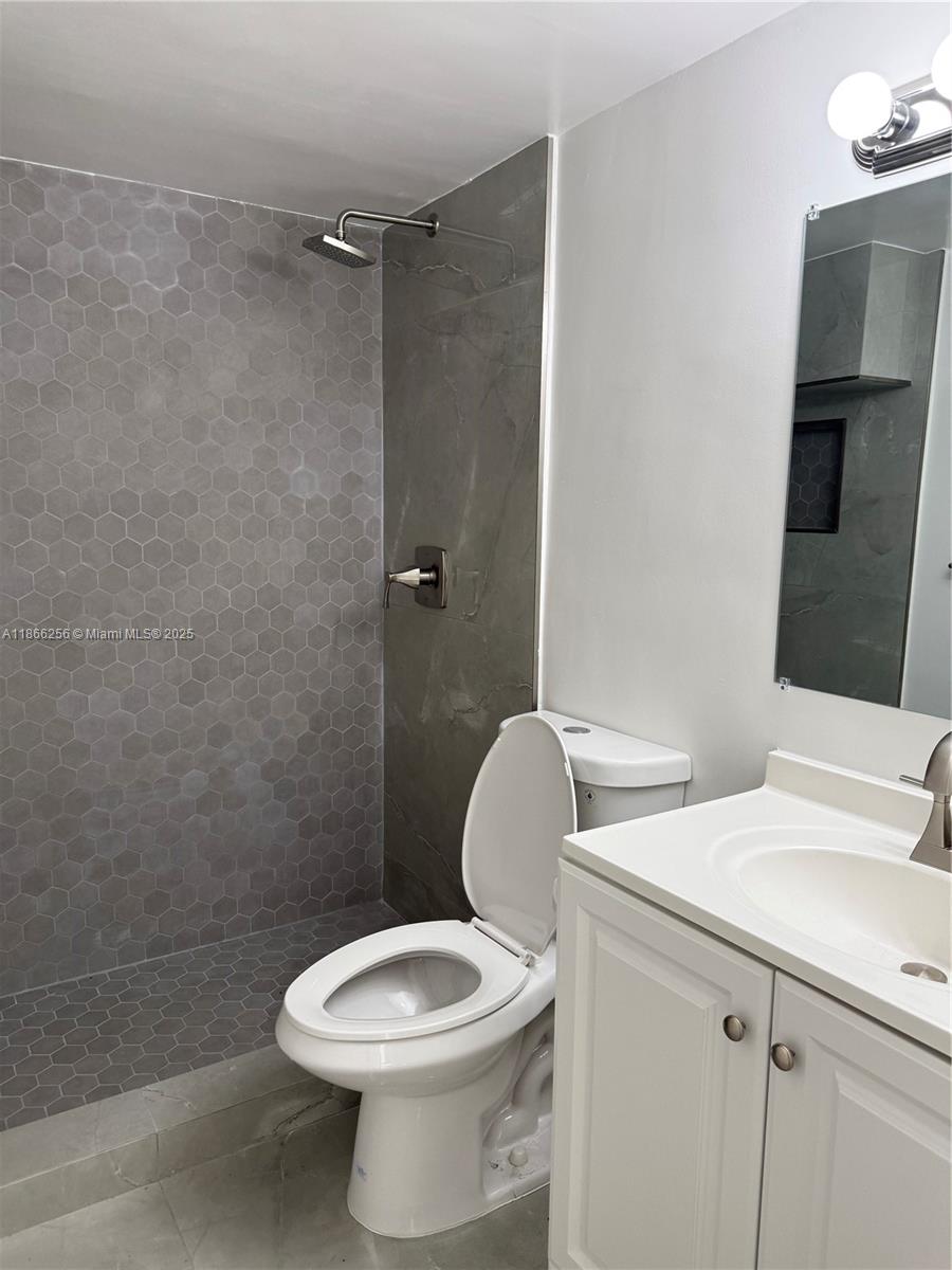 PLAZA OF AMERICAS CONDO P - Residential