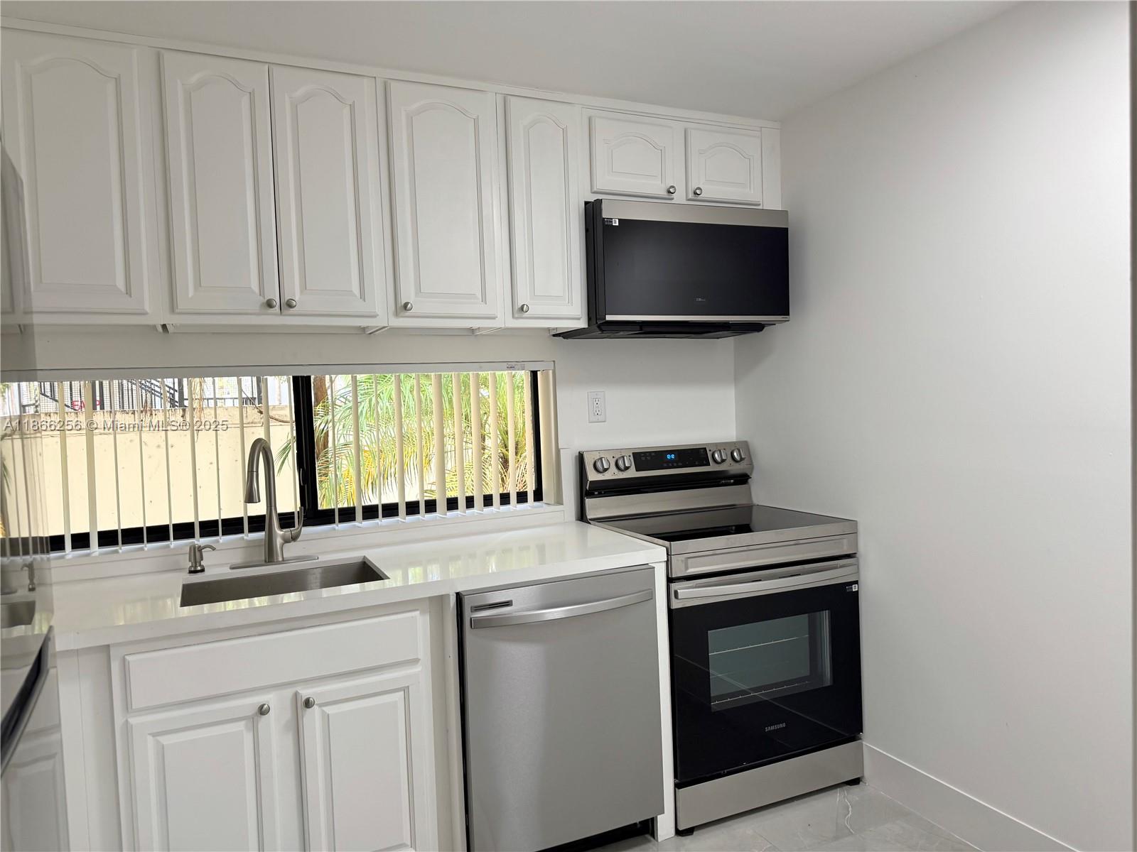 PLAZA OF AMERICAS CONDO P - Residential