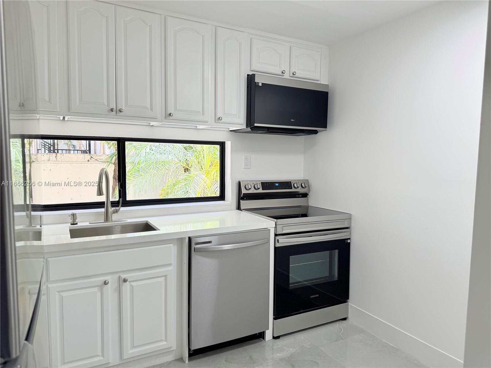 PLAZA OF AMERICAS CONDO P - Residential