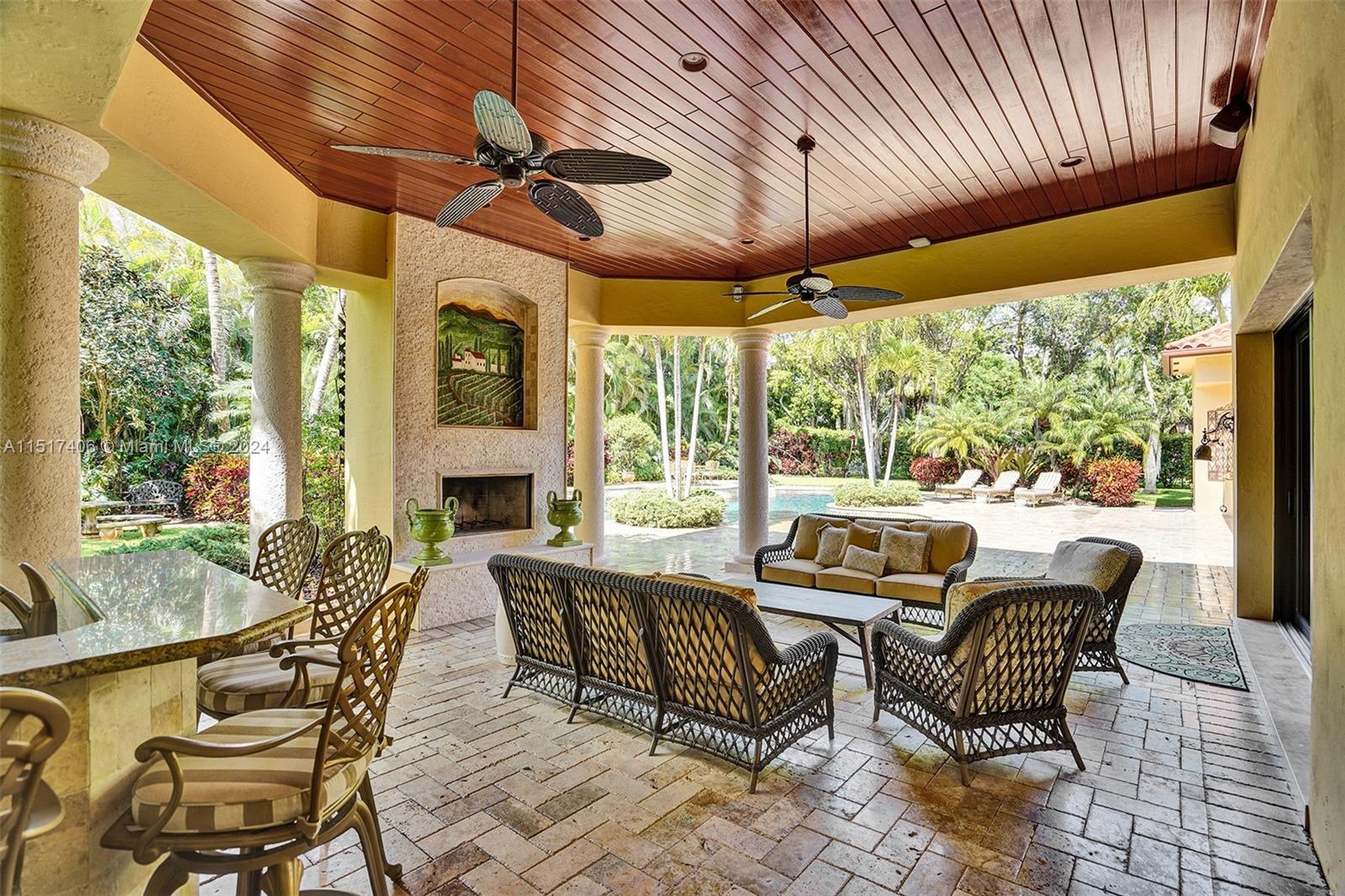 TOWN & RANCH ESTS - Residential