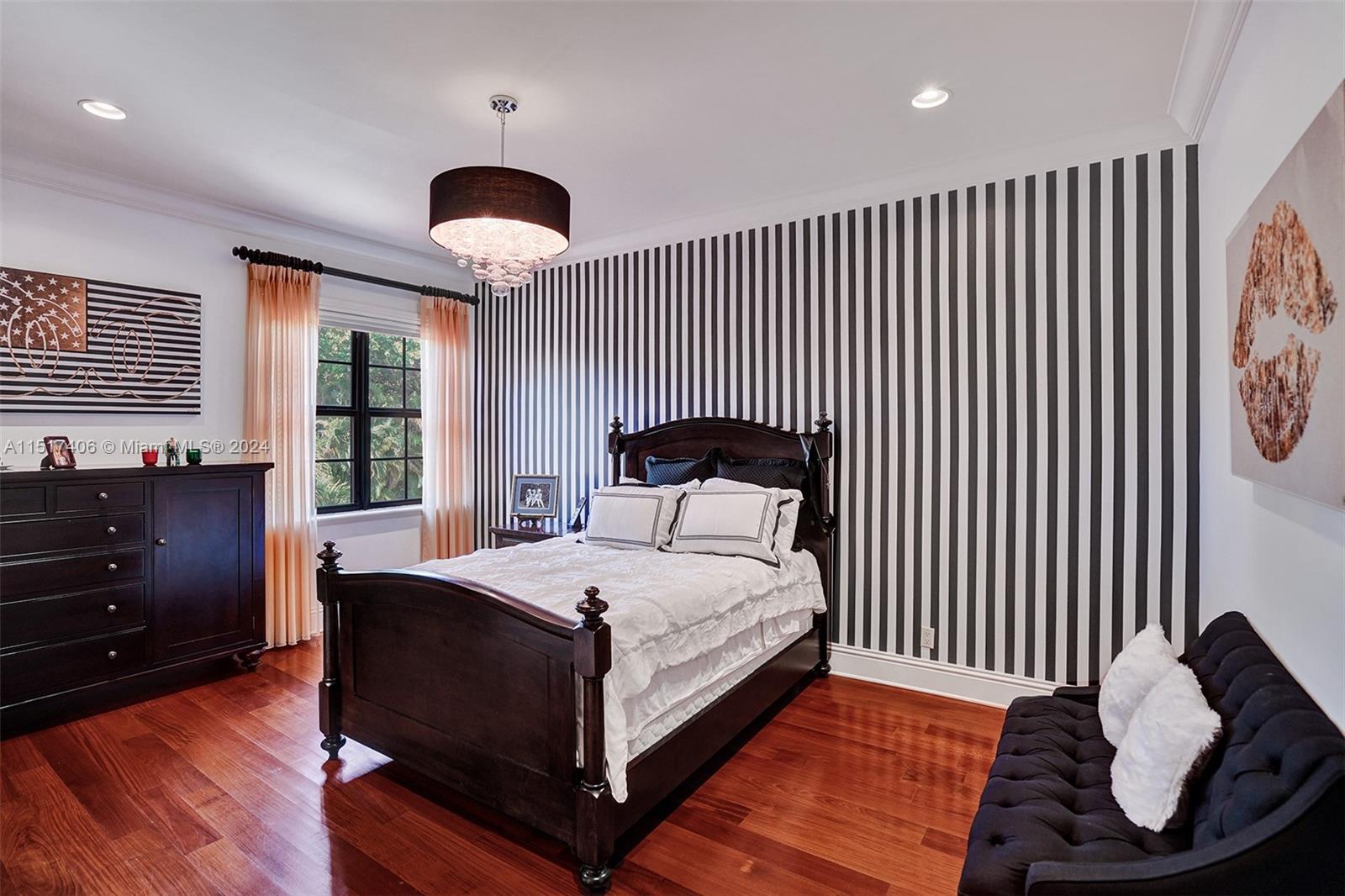 TOWN & RANCH ESTS - Residential