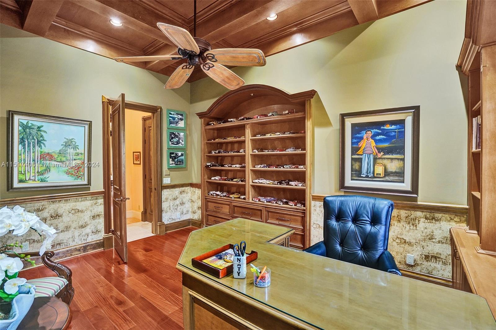 TOWN & RANCH ESTS - Residential