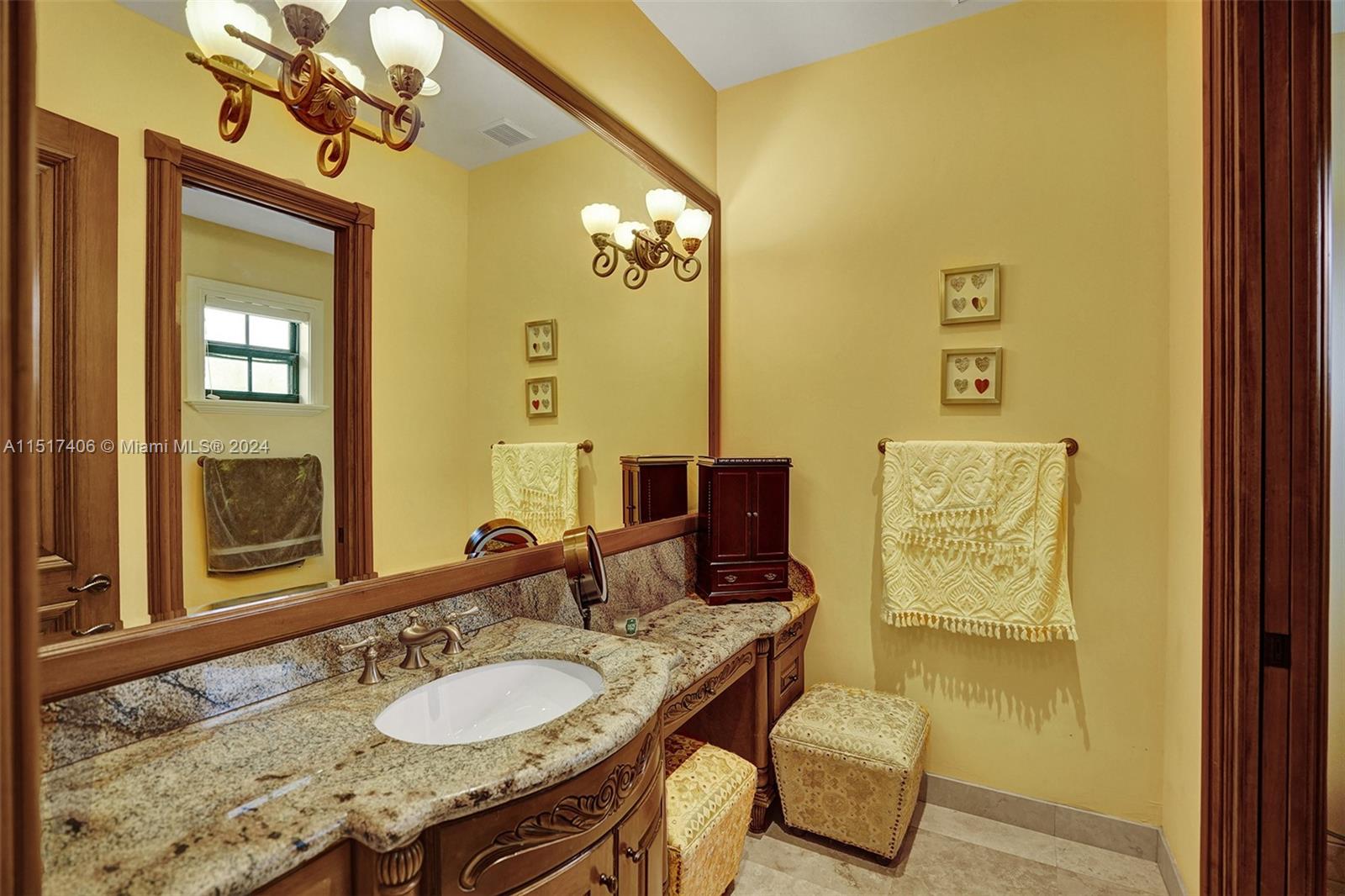 TOWN & RANCH ESTS - Residential