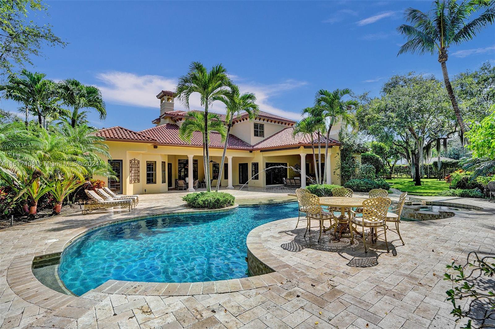 TOWN & RANCH ESTS - Residential