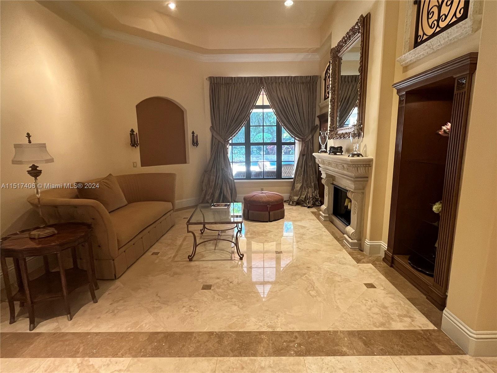 TOWN & RANCH ESTS - Residential