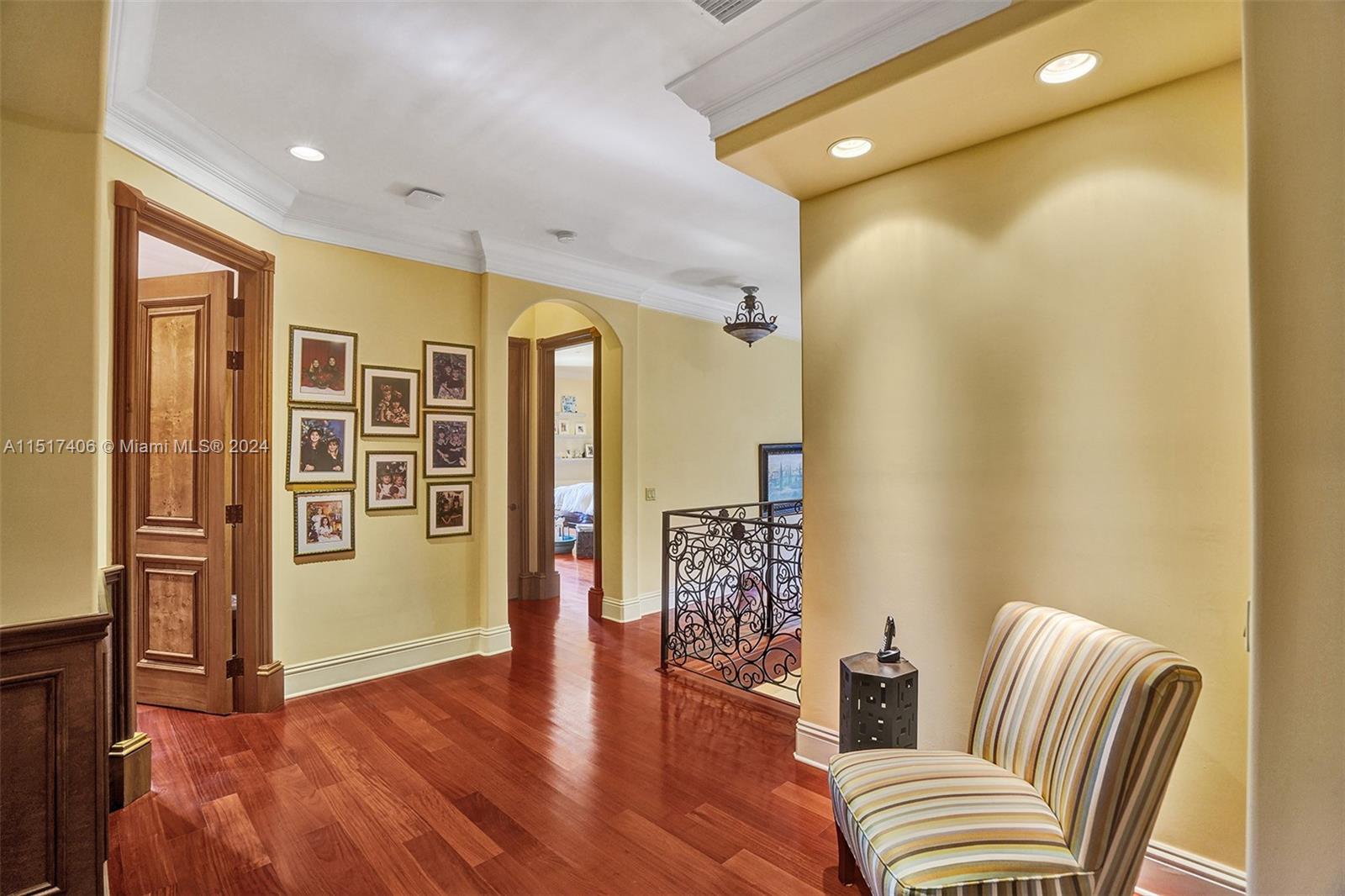 TOWN & RANCH ESTS - Residential