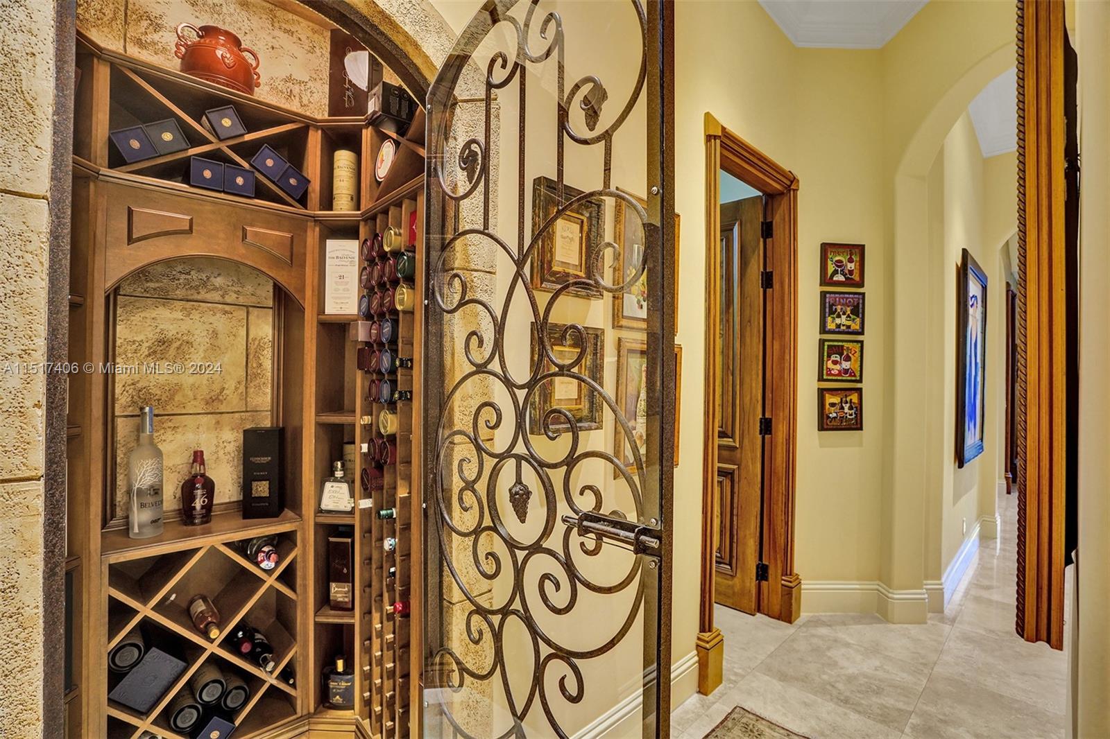 TOWN & RANCH ESTS - Residential