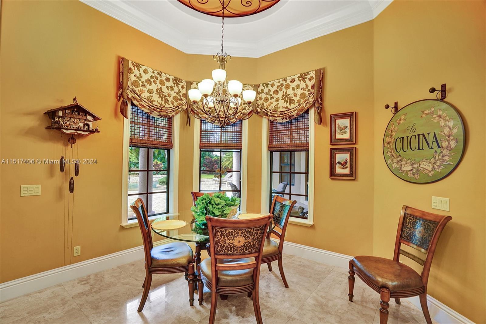 TOWN & RANCH ESTS - Residential