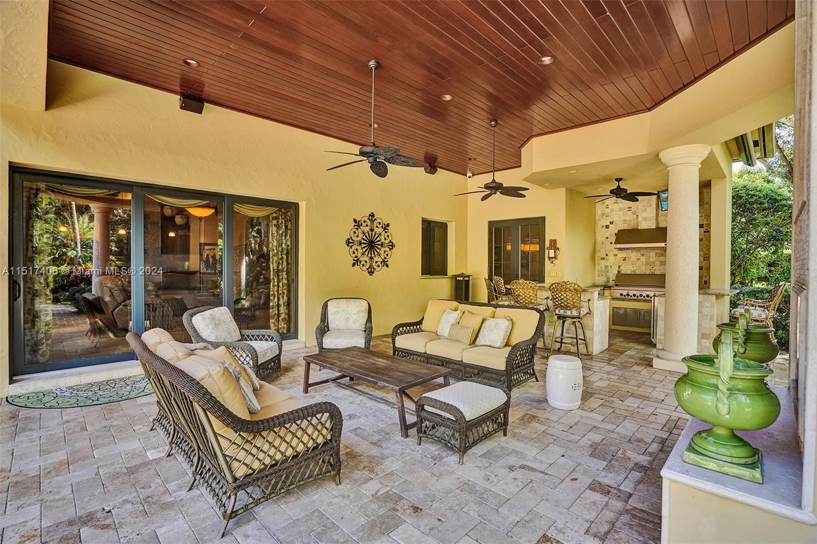 TOWN & RANCH ESTS - Residential