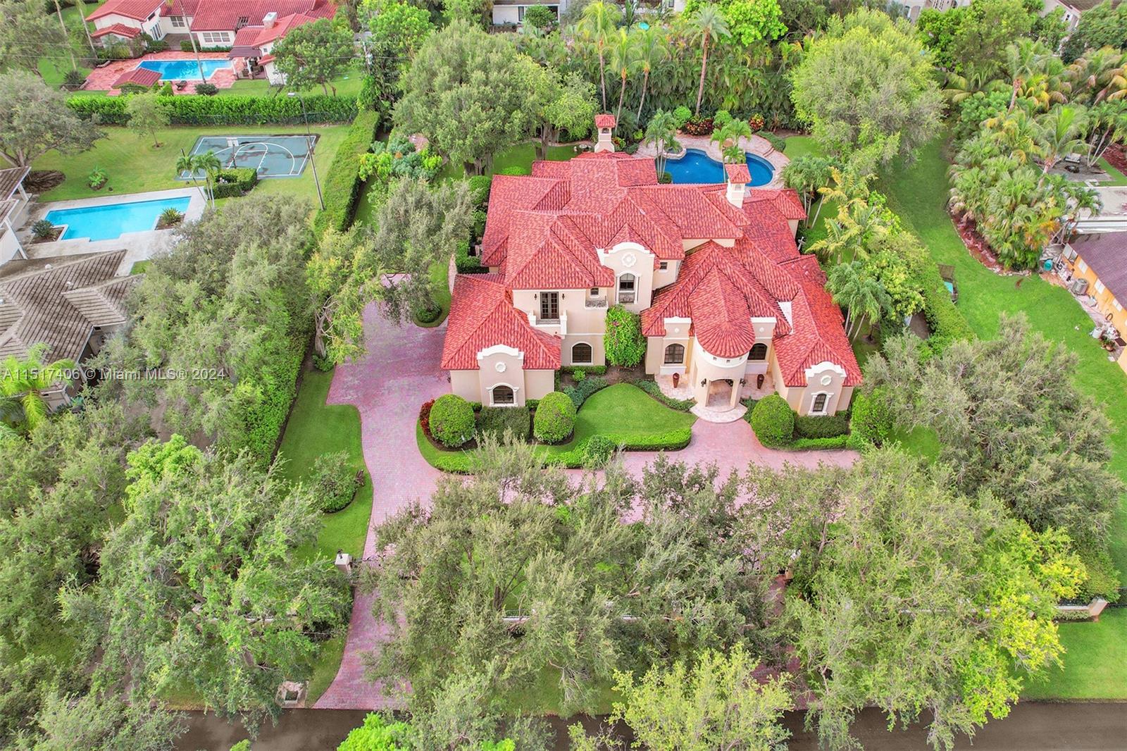 TOWN & RANCH ESTS - Residential