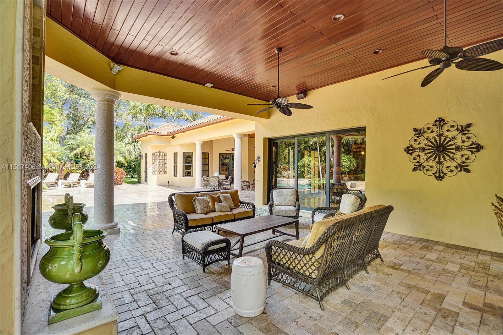 TOWN & RANCH ESTS - Residential