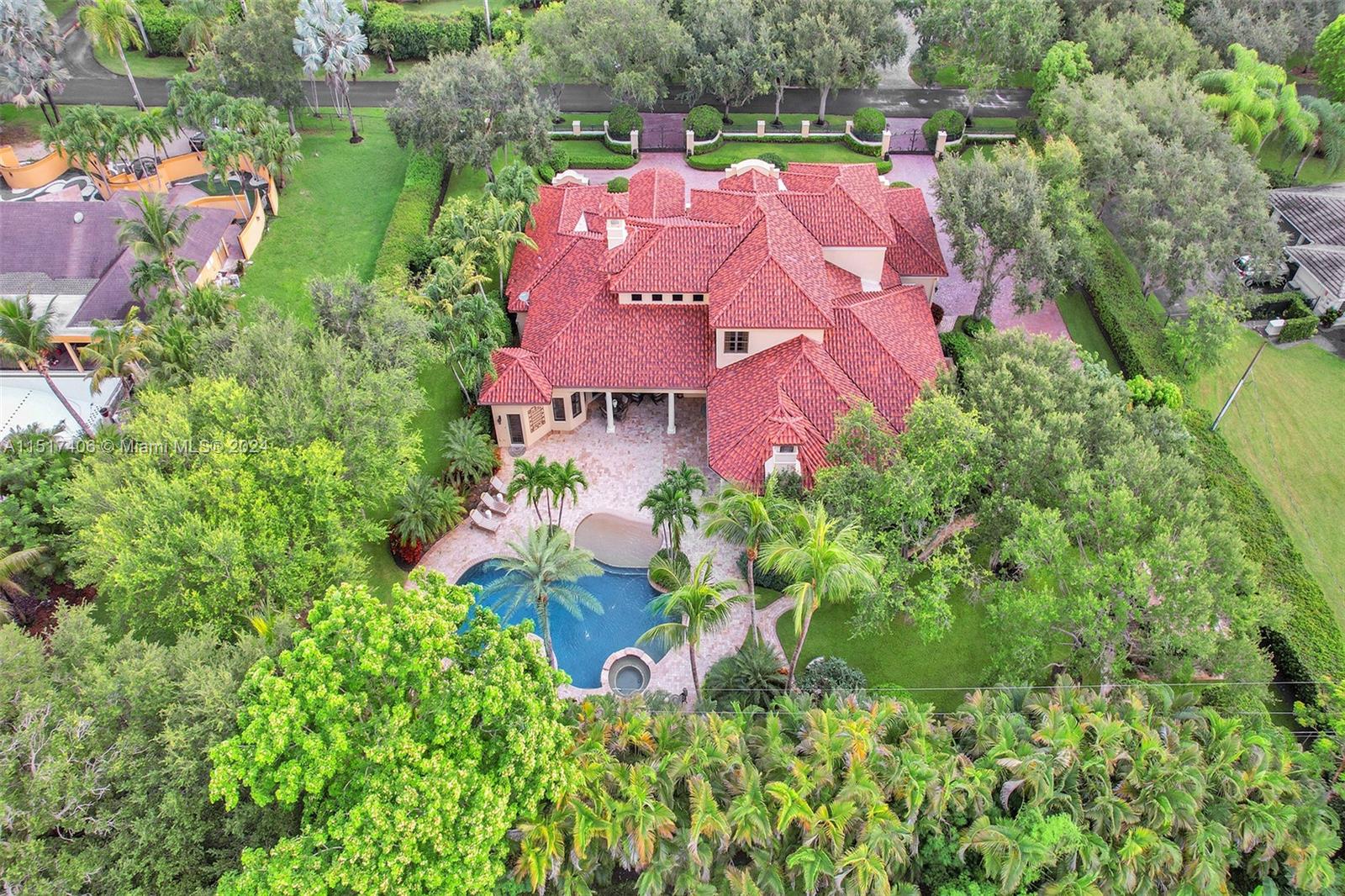 TOWN & RANCH ESTS - Residential