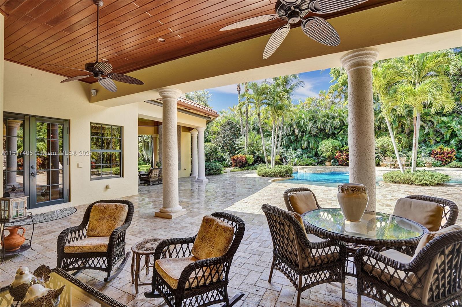 TOWN & RANCH ESTS - Residential