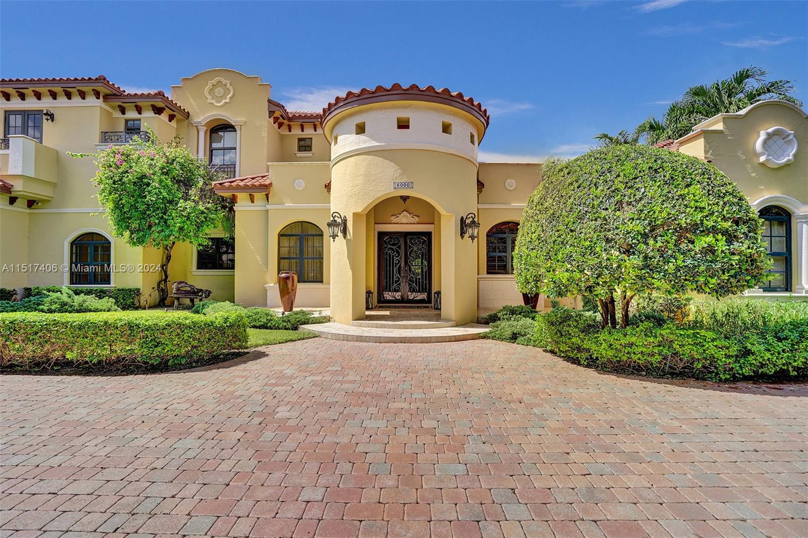 TOWN & RANCH ESTS - Residential