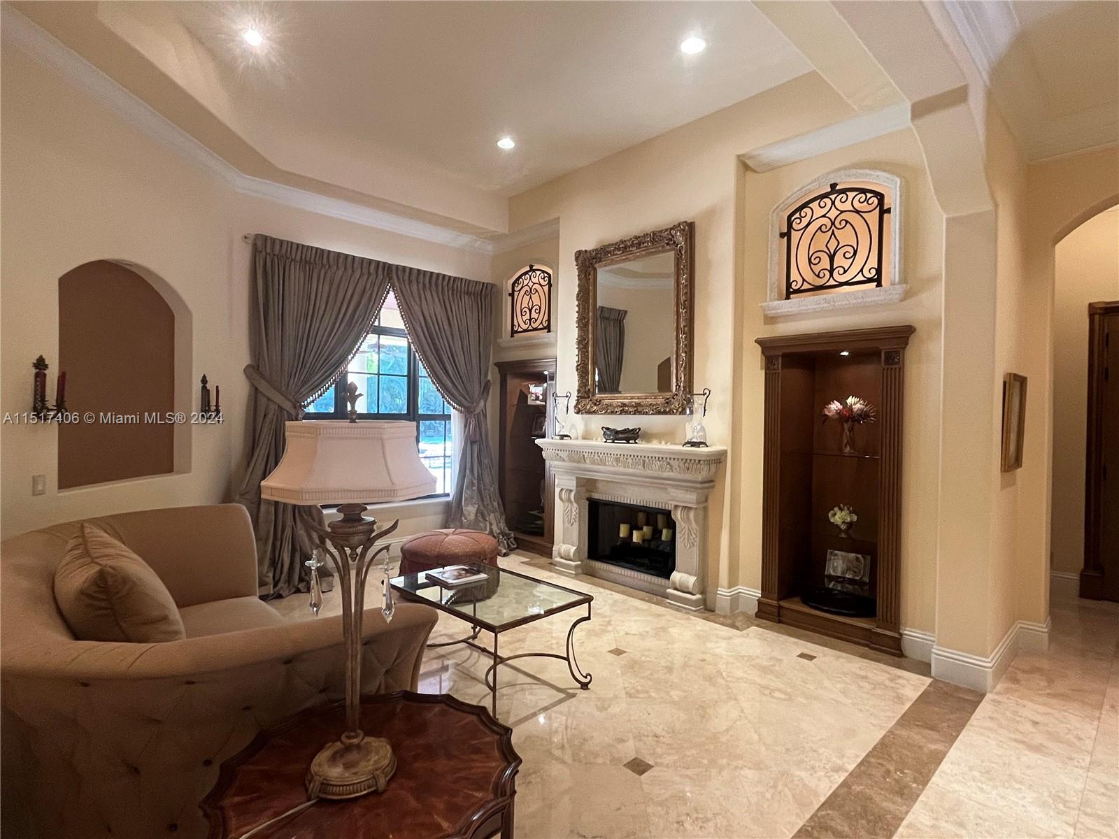 TOWN & RANCH ESTS - Residential