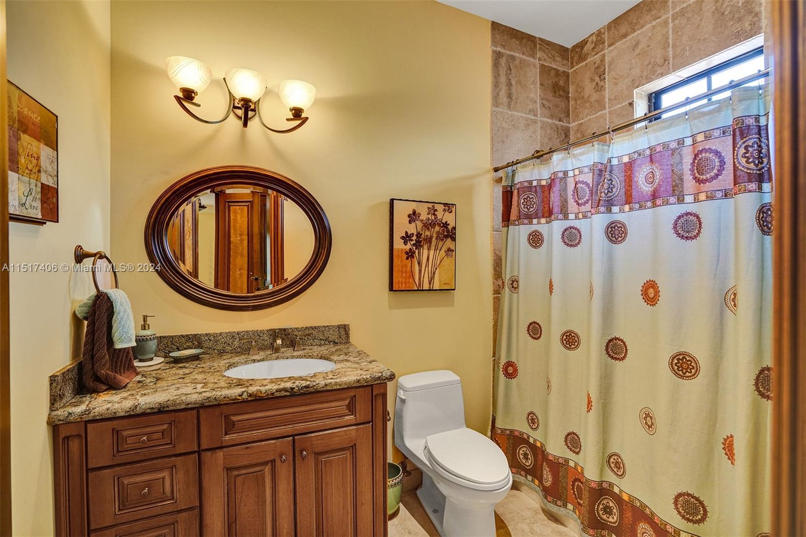 TOWN & RANCH ESTS - Residential