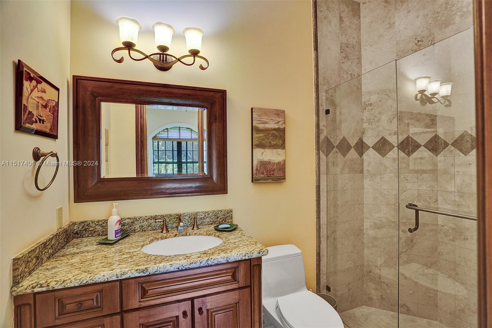 TOWN & RANCH ESTS - Residential