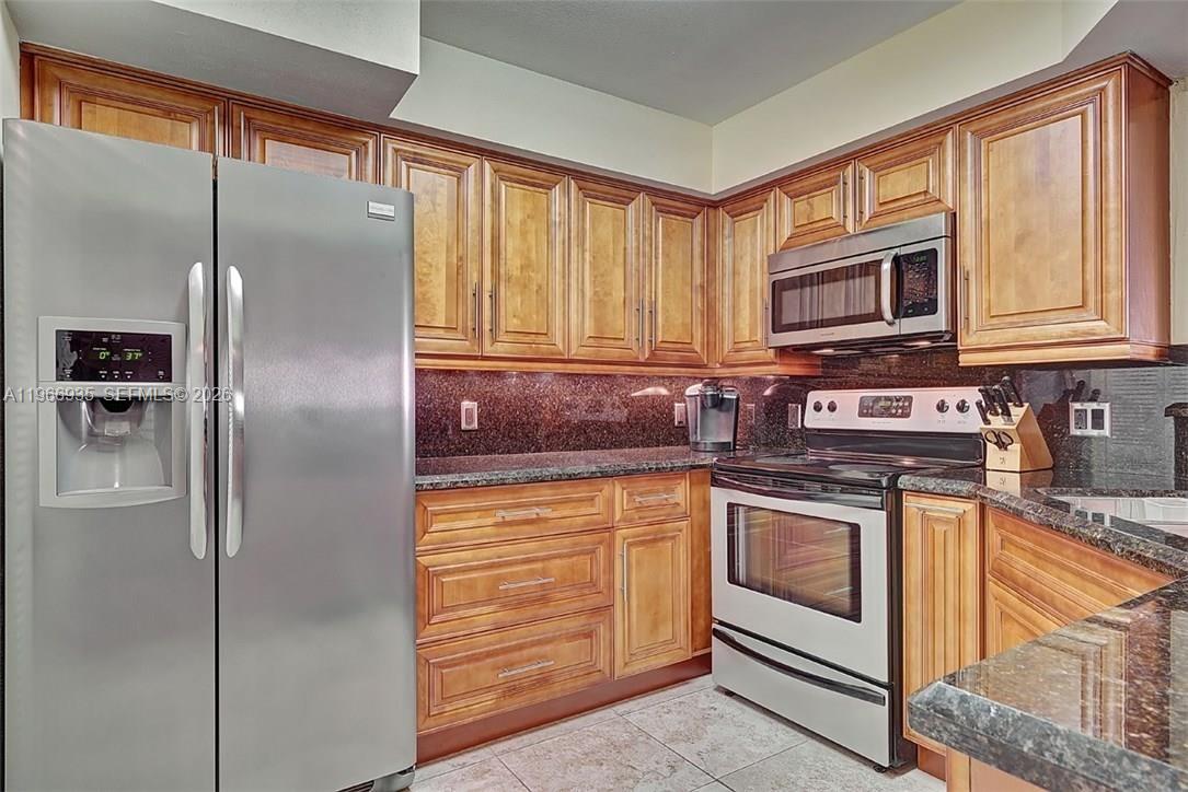 SAILBOAT POINTE CONDO - Residential