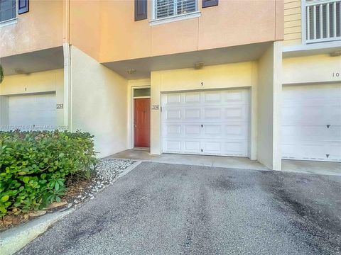 125 Galicia Way 204 Jupiter FL 33458