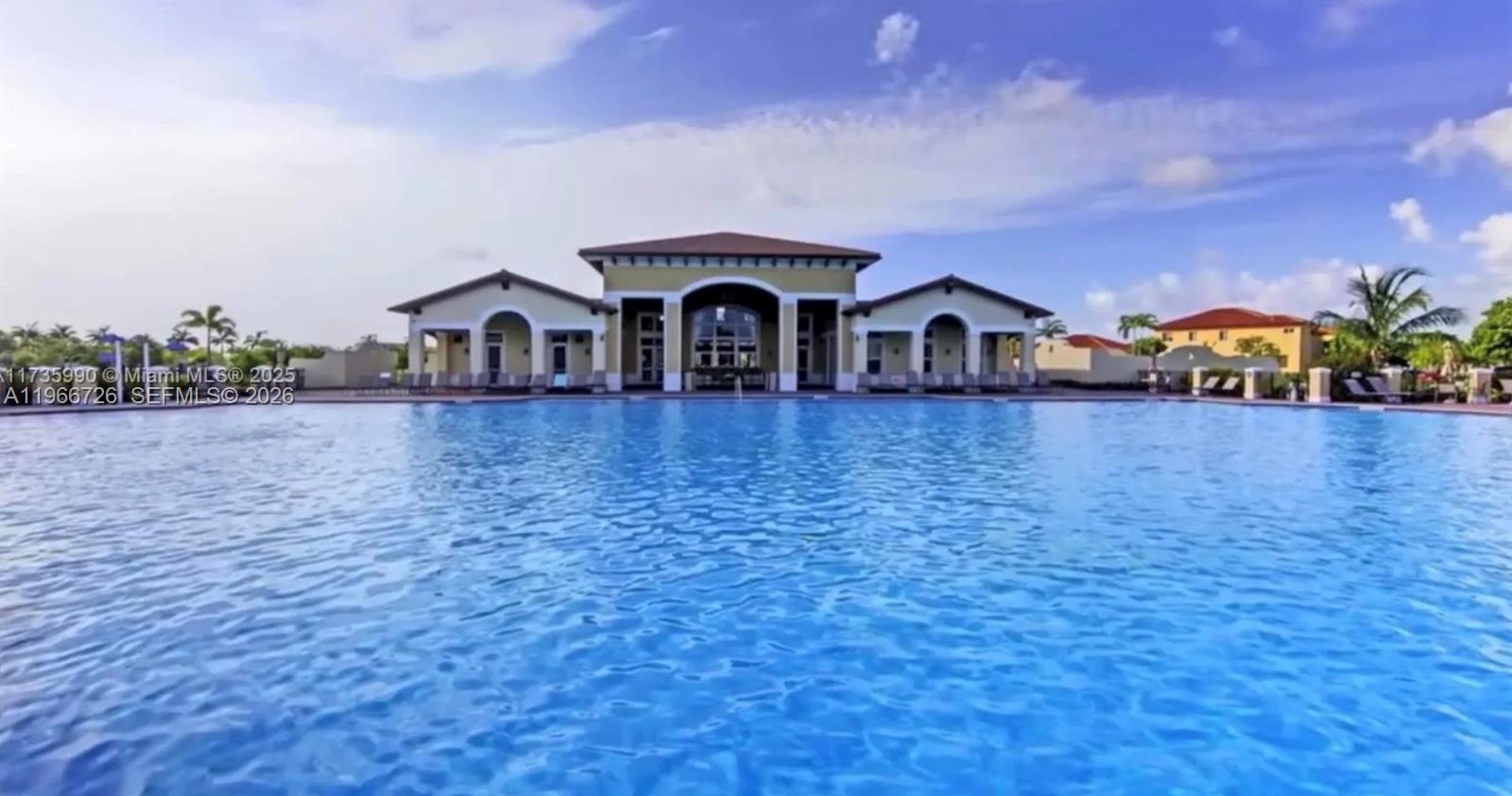 THE COURTS AT BAYSHORE II - Residential