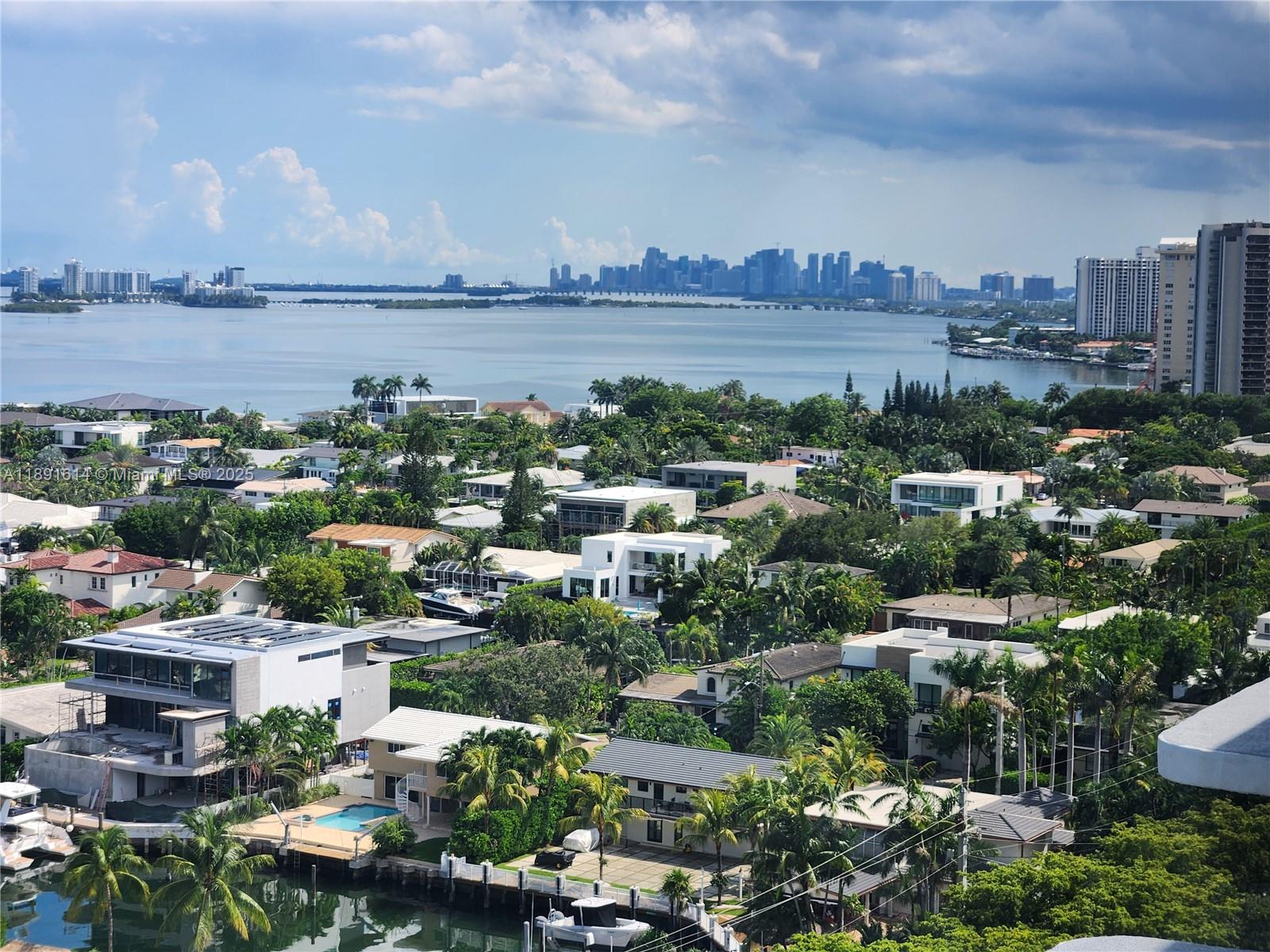 BAYVIEW TOWERS CONDO SOUT - Residential