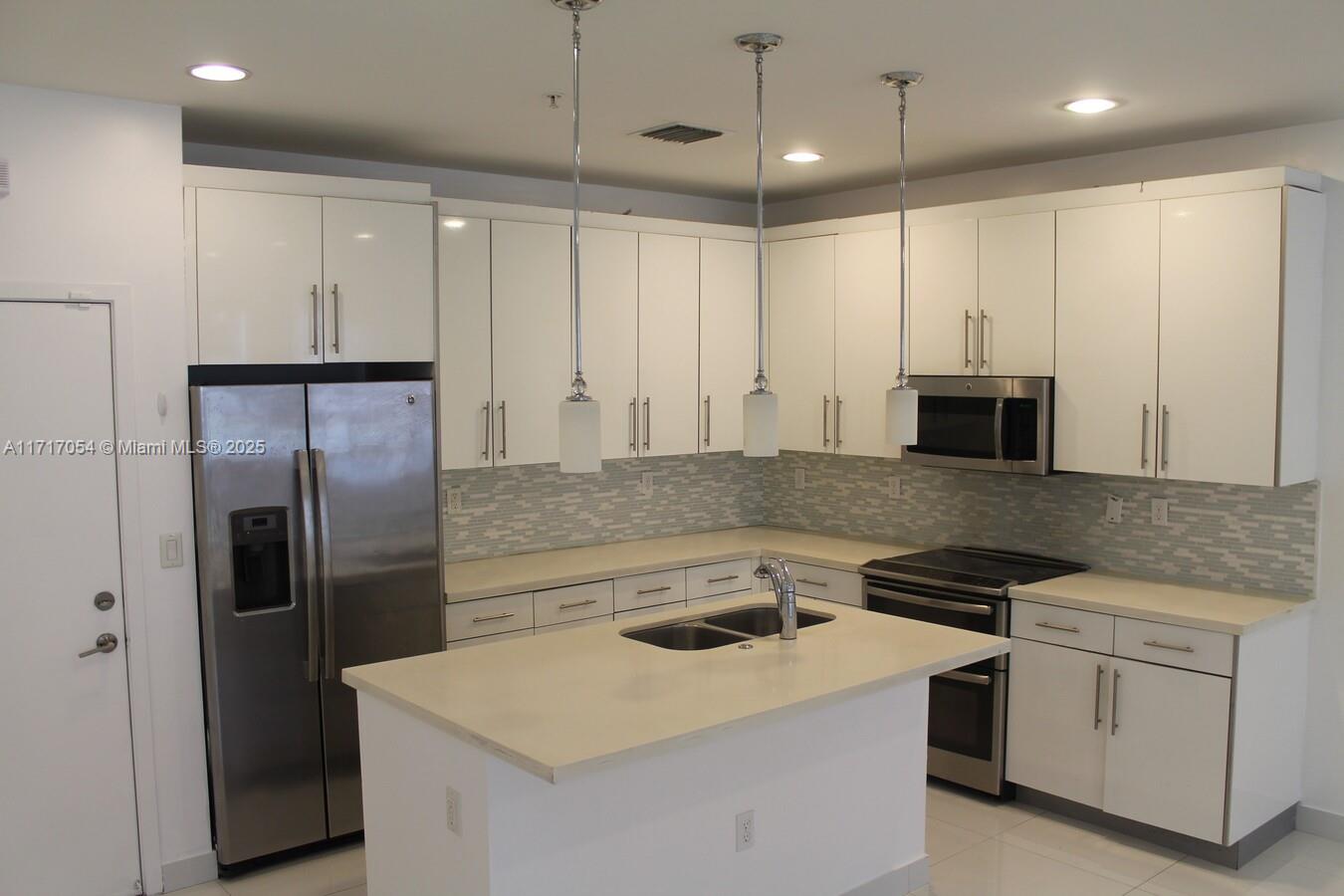 Property for Sale at 2630 Ne 213th St 110, Miami, Broward County, Florida - Bedrooms: 3 
Bathrooms: 3  - $499,000