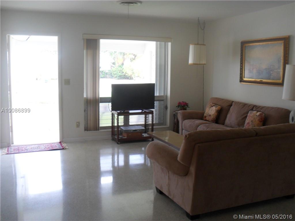 Hollywood Hills 6-22 B - Residential