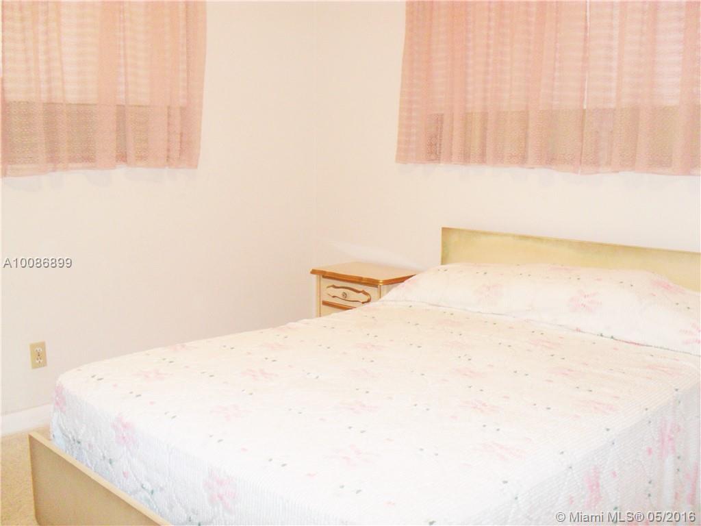 Hollywood Hills 6-22 B - Residential