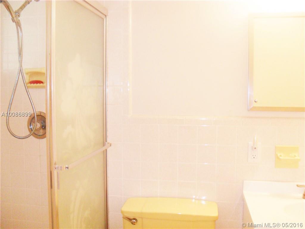 Hollywood Hills 6-22 B - Residential