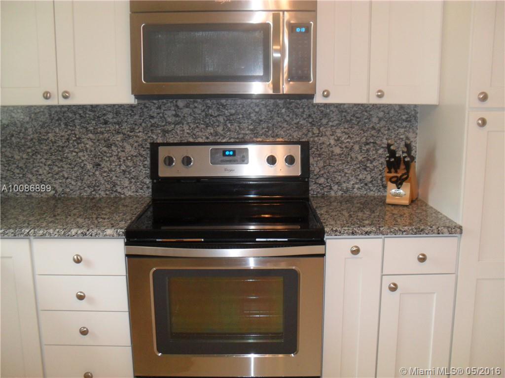 Hollywood Hills 6-22 B - Residential