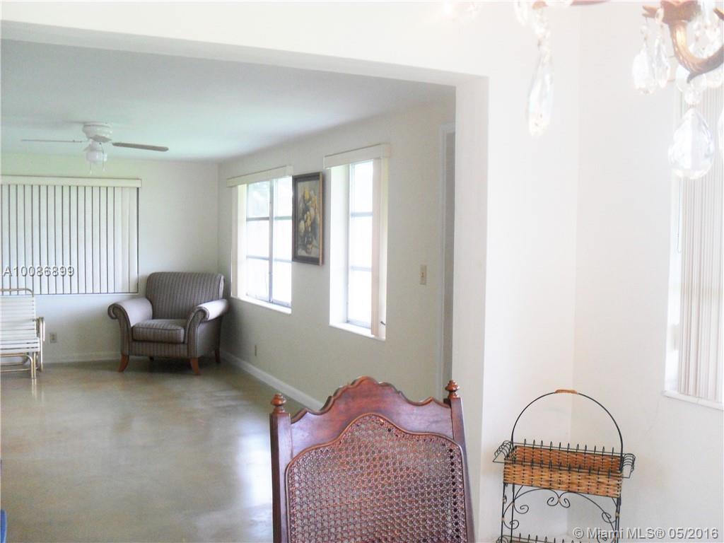 Hollywood Hills 6-22 B - Residential