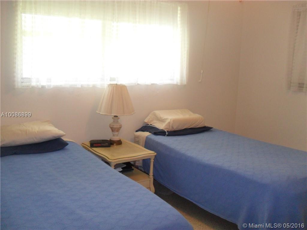 Hollywood Hills 6-22 B - Residential