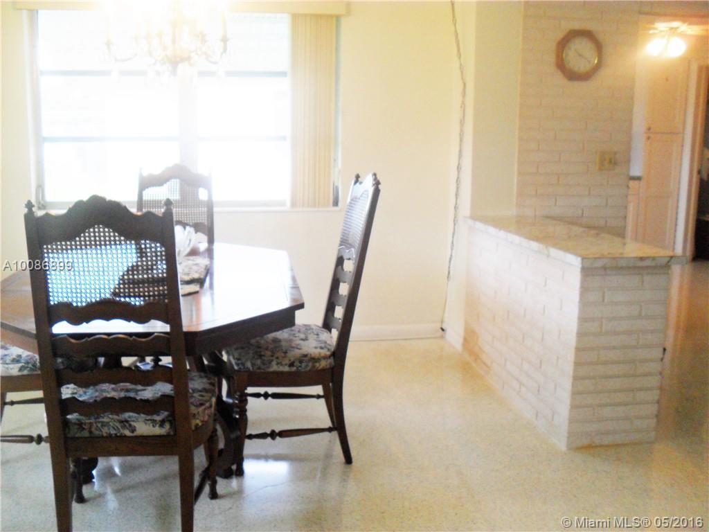 Hollywood Hills 6-22 B - Residential