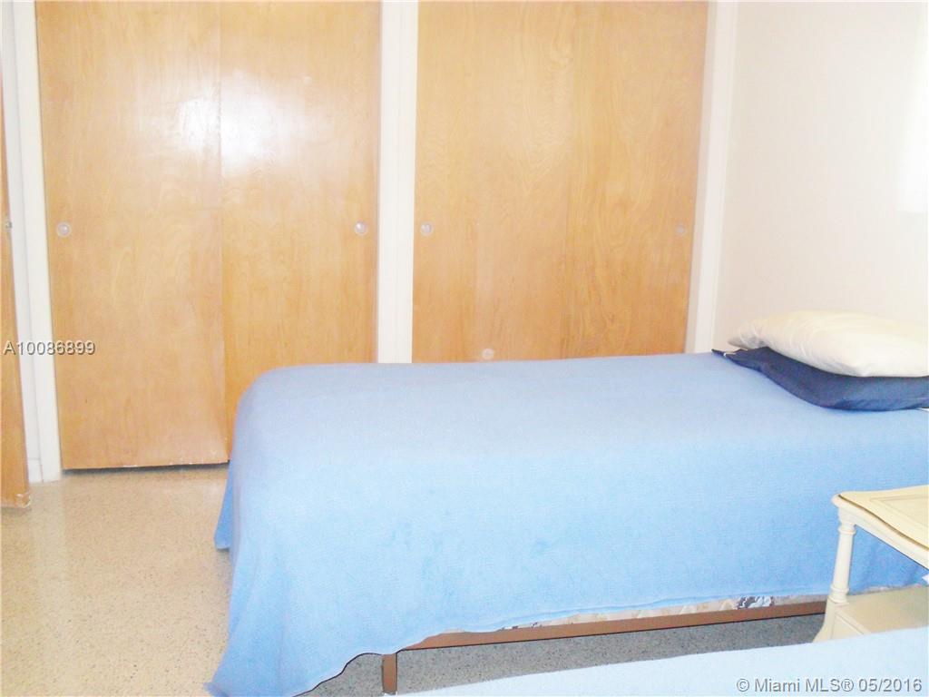 Hollywood Hills 6-22 B - Residential