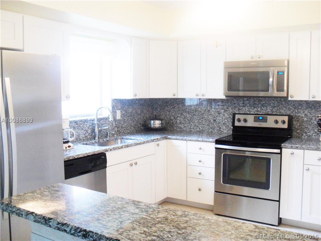 Hollywood Hills 6-22 B - Residential