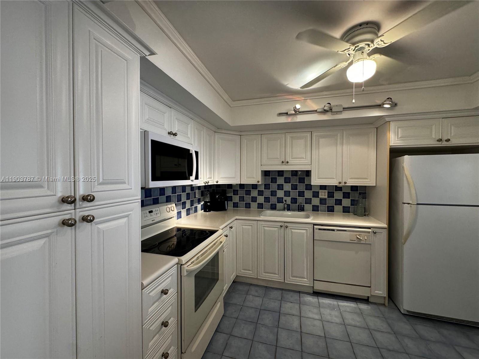 DEL PRADO MARINA - Residential Lease