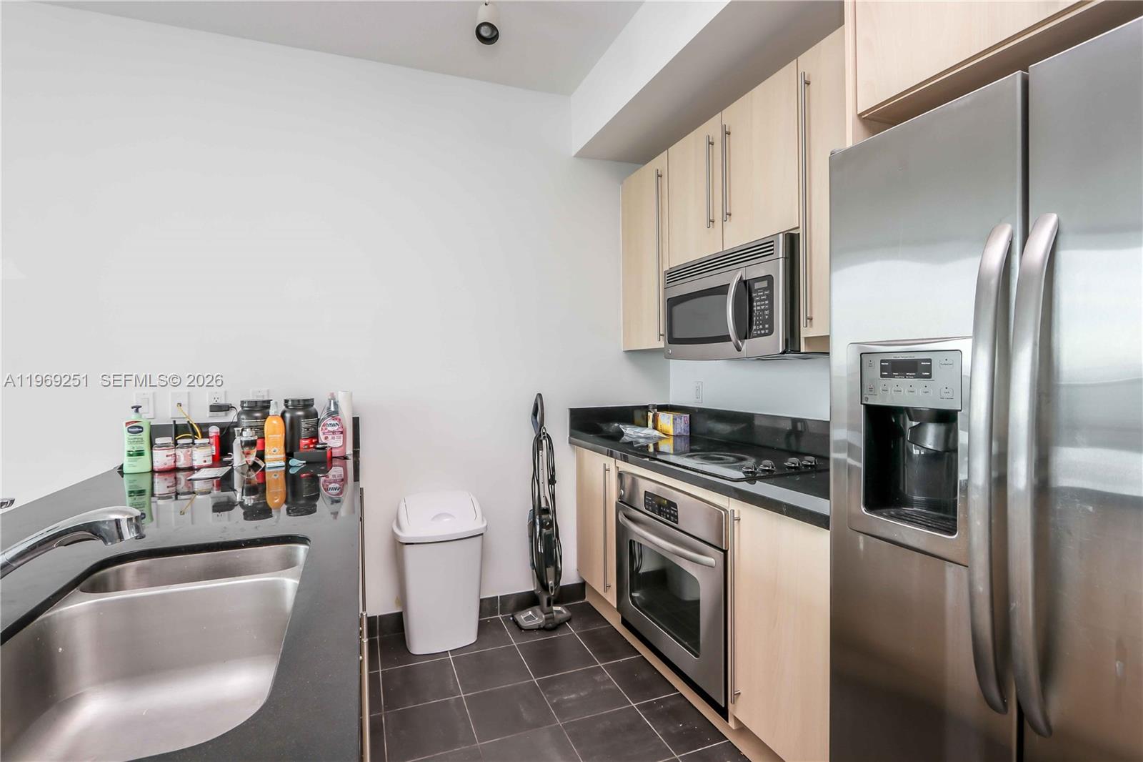 THE AXIS ON BRICKELL COND - Residential Lease