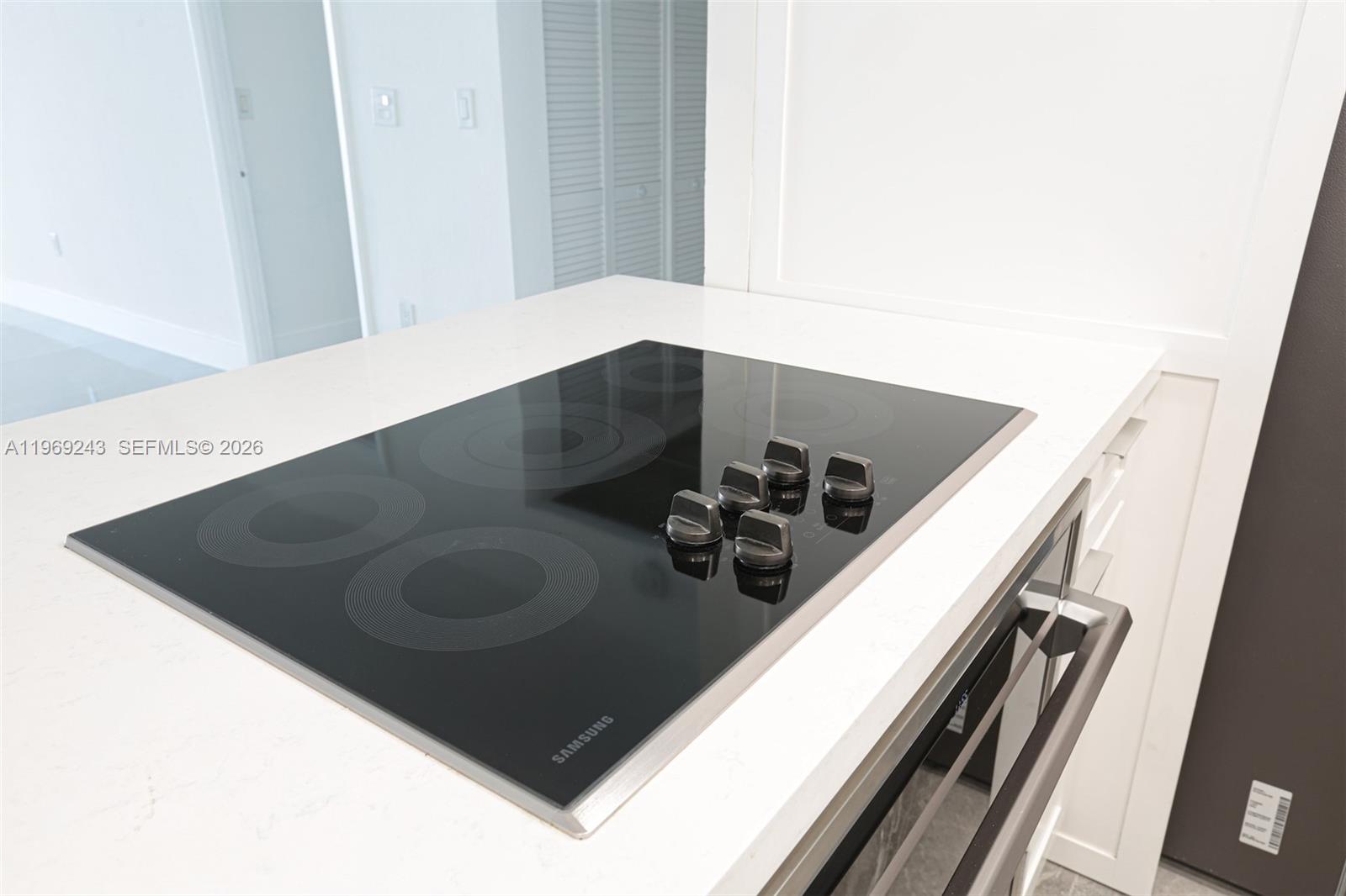 6801 Indian Creek Dr 608