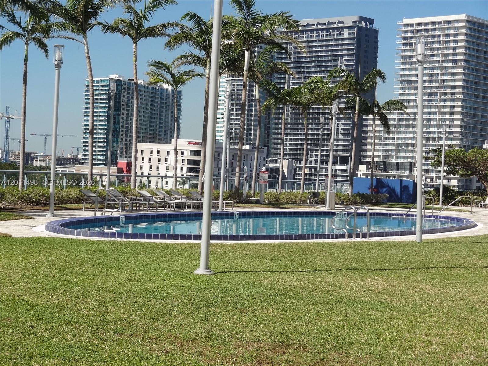 BLUE CONDO - Residential